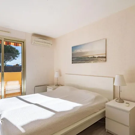 Cadet Rousse-6 By Interhome Apartmán *